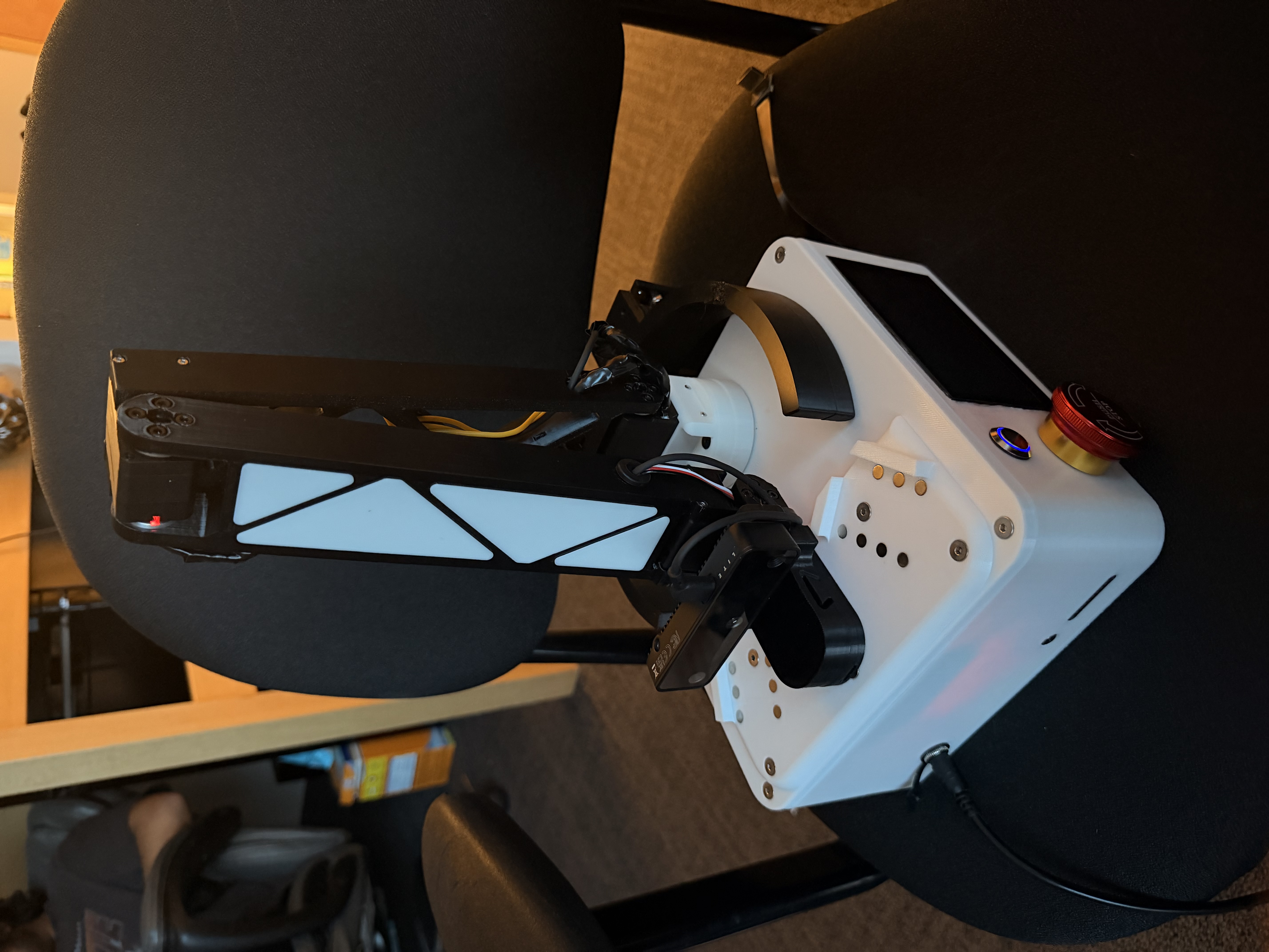 Folding robotic arm